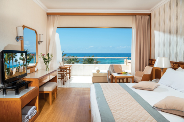 25 PIONEER BEACH HOTEL SUPERIOR DELUXE ROOM SV