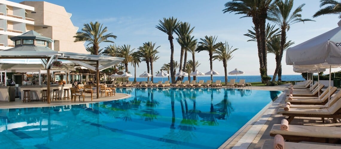 1 PIONEER BEACH HOTEL POOL