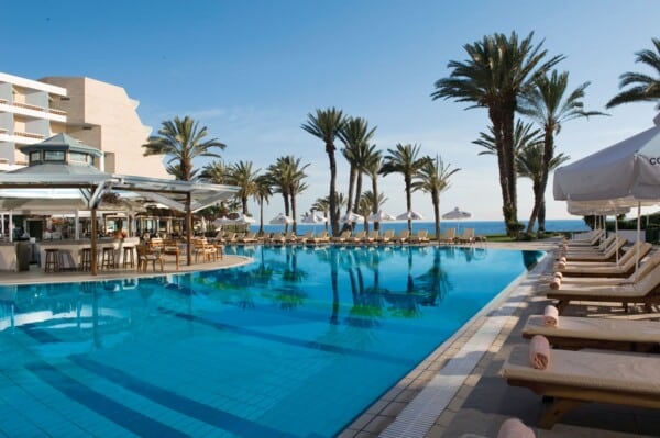 1 PIONEER BEACH HOTEL POOL