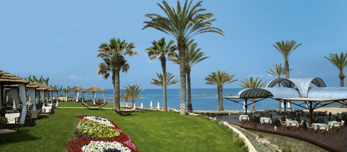 10 PIONEER BEACH HOTEL CABANAS BY THE BEACH