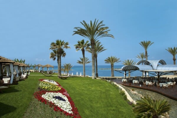 10 PIONEER BEACH HOTEL CABANAS BY THE BEACH