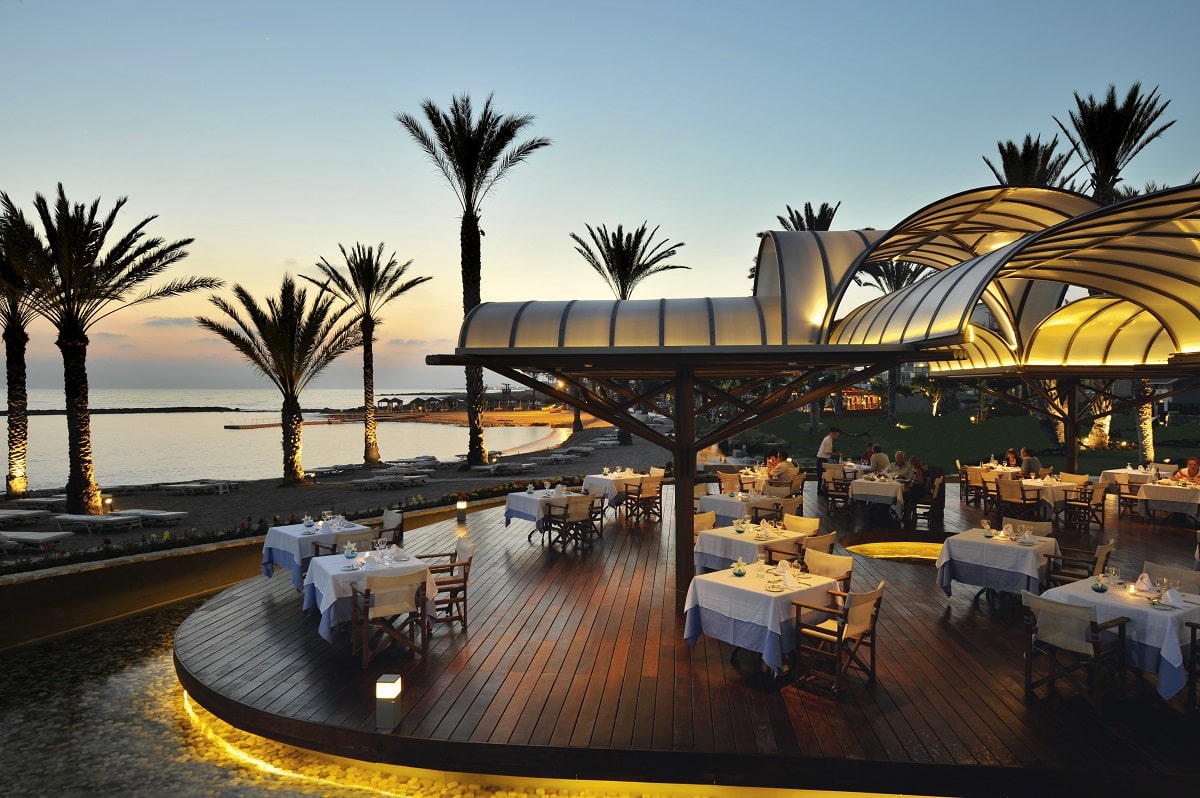 11 PIONEER BEACH HOTEL THALASSA MEDITERRANEAN RESTAURANT