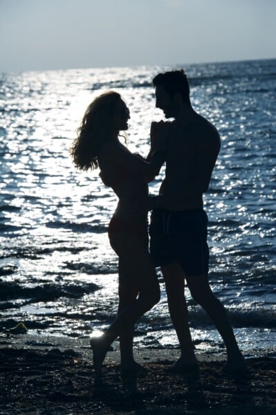 7 PIONEER BEACH HOTEL COUPLE LIFESTYLE