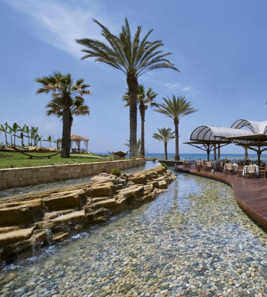 8 PIONEER BEACH HOTEL