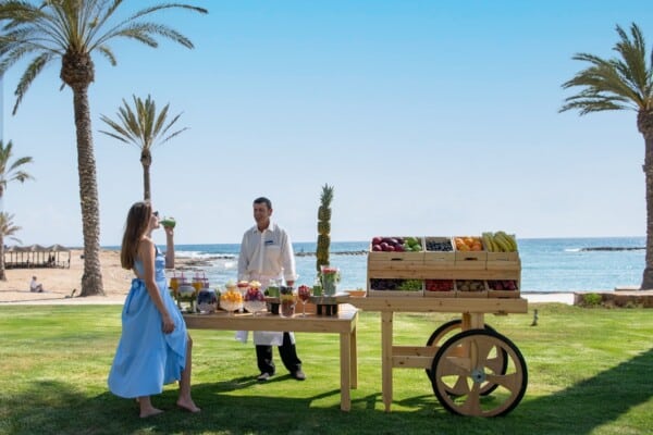16 PIONEER BEACH HOTEL FRUITOPIA