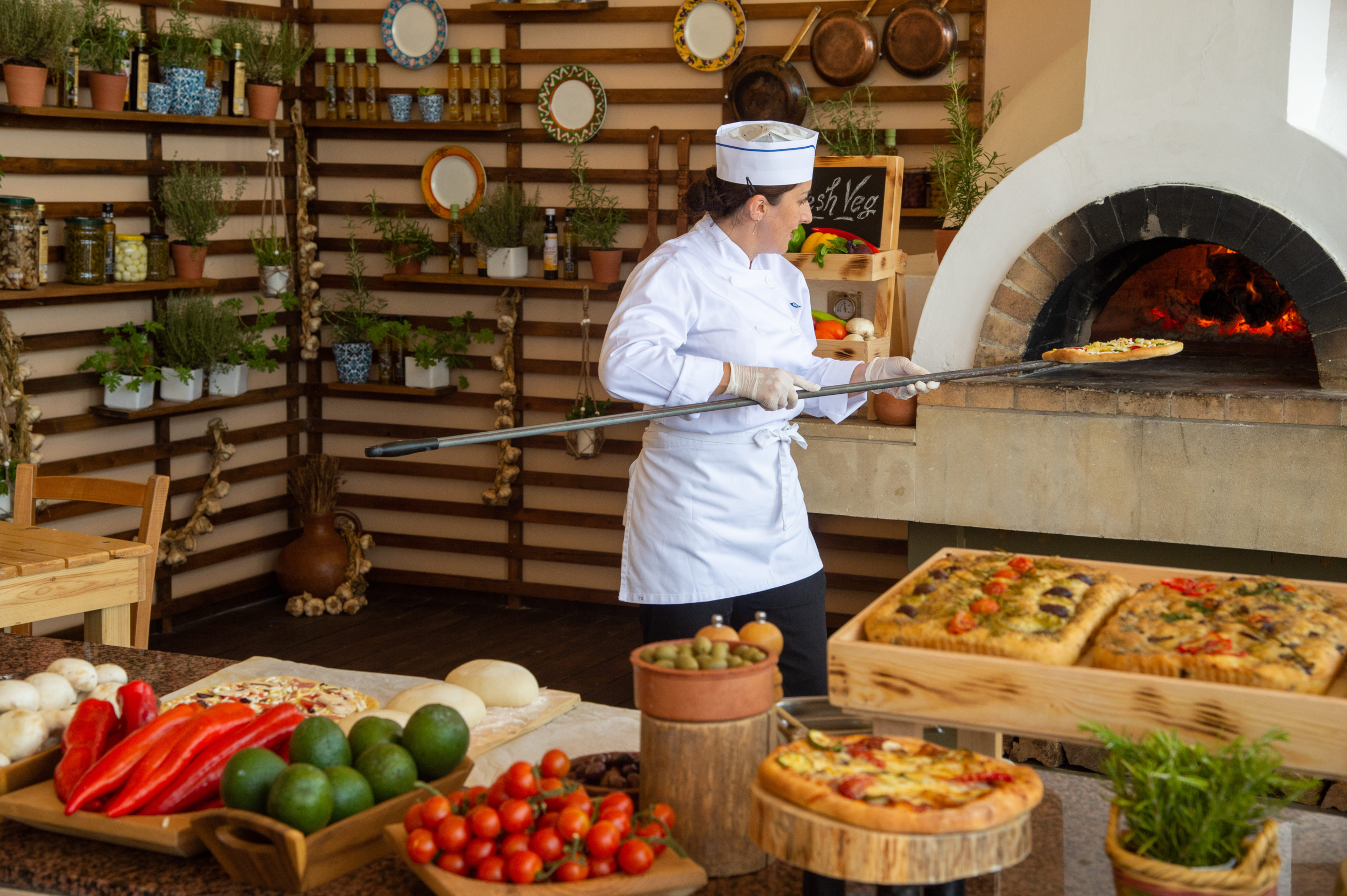 12 PIONEER BEACH HOTEL REGINA ITALIAN RESTAURANT