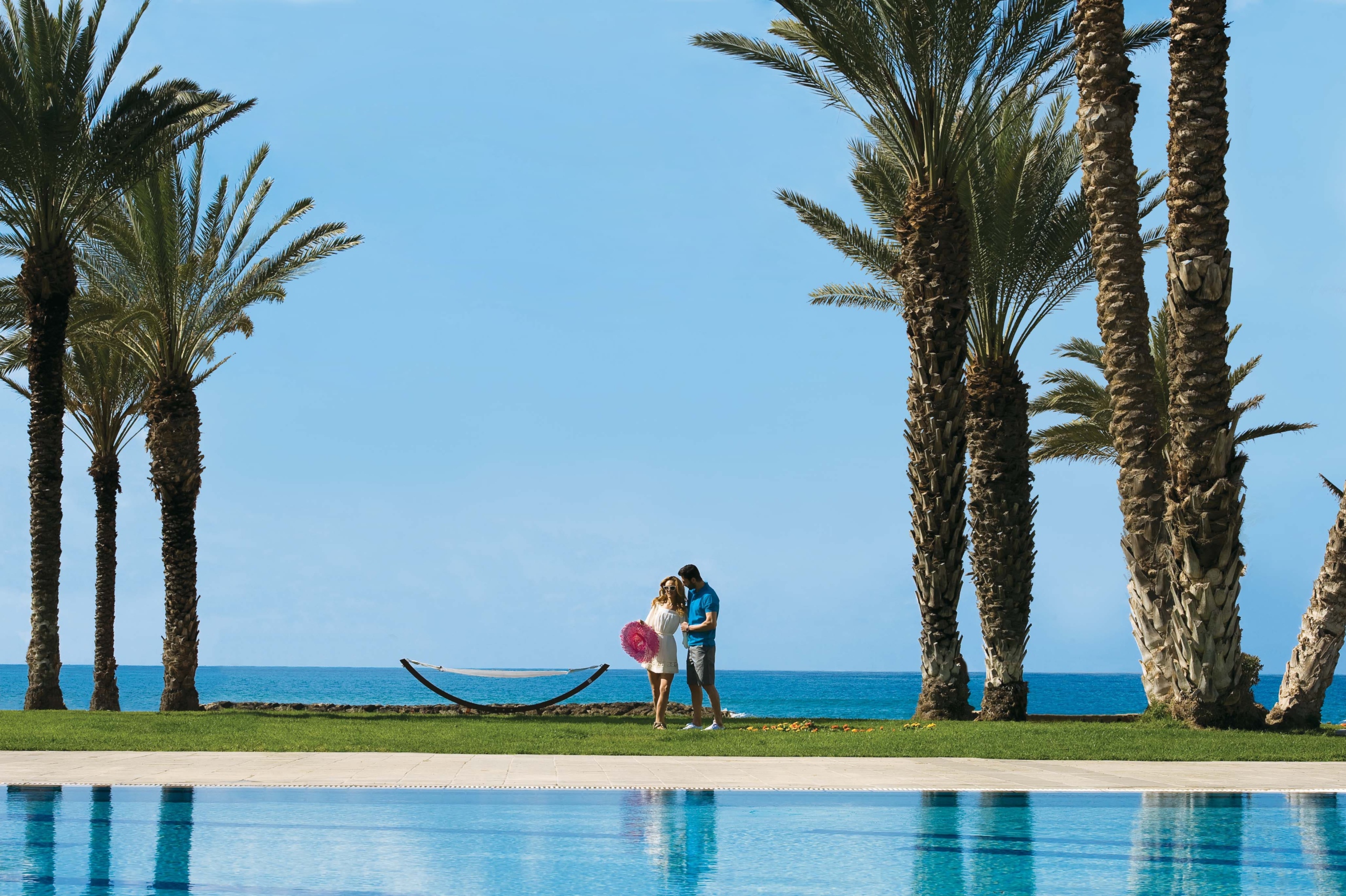 6 PIONEER BEACH HOTEL POOL AND GARDENS