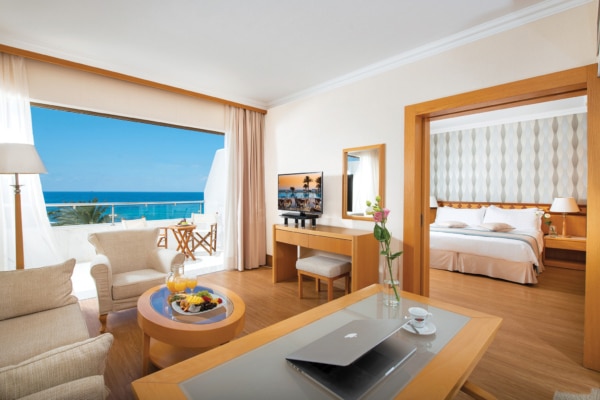 Rooms & Suites